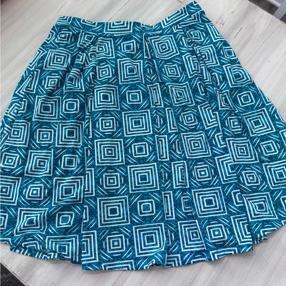 Like new LuLaRoe Azure Geometric Print Skirt